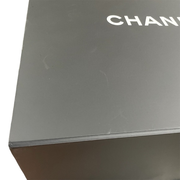 CHANEL Huge Magnetic Closure Box 19.5” x 19” x 10” - Picture 3 of 14